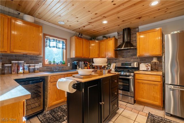 2501 Downing Street SW, East Sparta, OH 44626