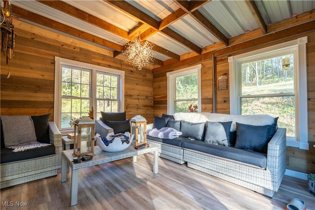 2501 Downing Street SW, East Sparta, OH 44626