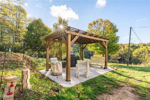 2501 Downing Street SW, East Sparta, OH 44626