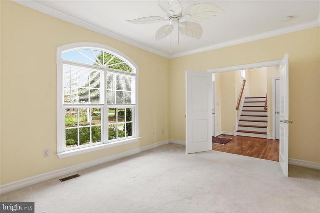 13056 HAWKINS CIR, Hagerstown, MD 21742