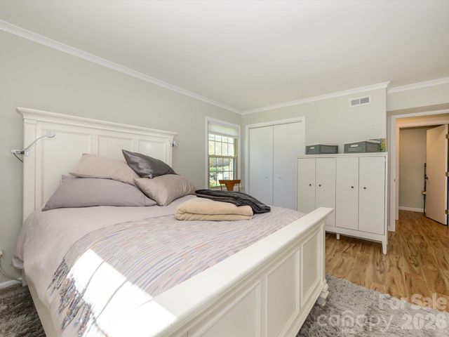 4743 Hedgemore Drive, Charlotte, NC 28209