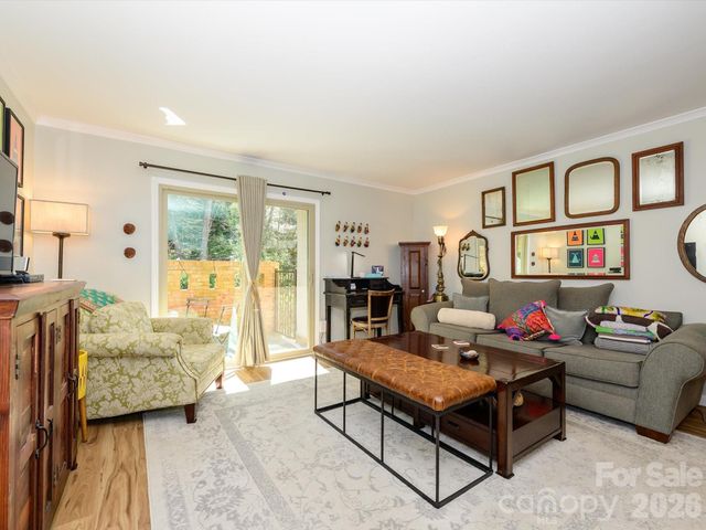 4743 Hedgemore Drive, Charlotte, NC 28209