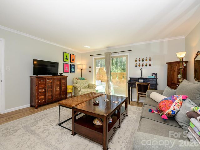 4743 Hedgemore Drive, Charlotte, NC 28209