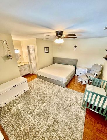 121 Rosedown Dr, Thibodaux, LA 70301