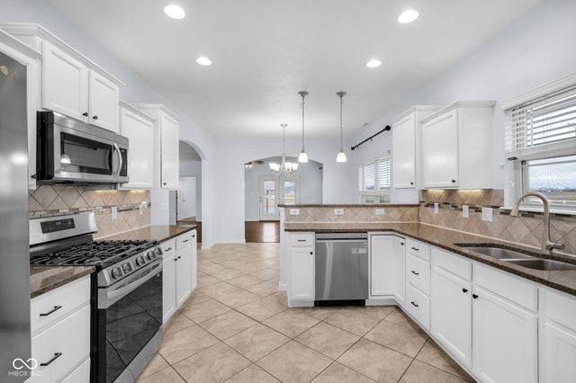 2906 Detford Court, Lebanon, IN 46052