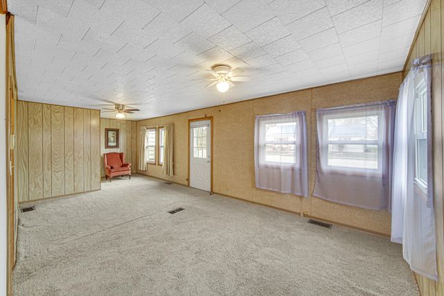 415 Grenway Road, Kingsford Heights, IN 46346