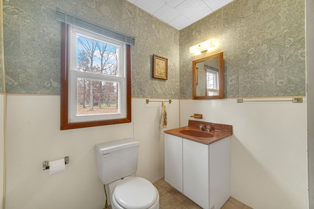 415 Grenway Road, Kingsford Heights, IN 46346