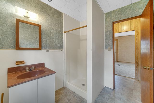 415 Grenway Road, Kingsford Heights, IN 46346