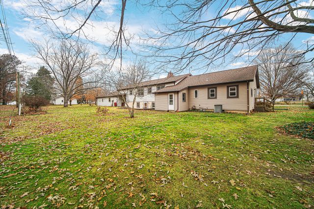 415 Grenway Road, Kingsford Heights, IN 46346