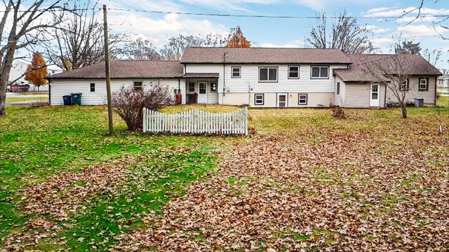 415 Grenway Road, Kingsford Heights, IN 46346