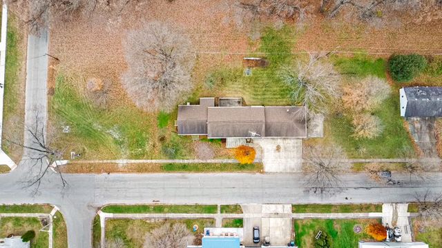 415 Grenway Road, Kingsford Heights, IN 46346