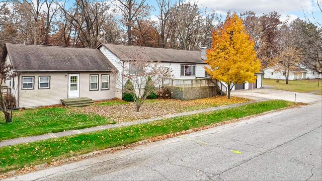 415 Grenway Road, Kingsford Heights, IN 46346