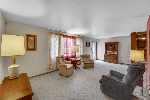 415 Grenway Road, Kingsford Heights, IN 46346