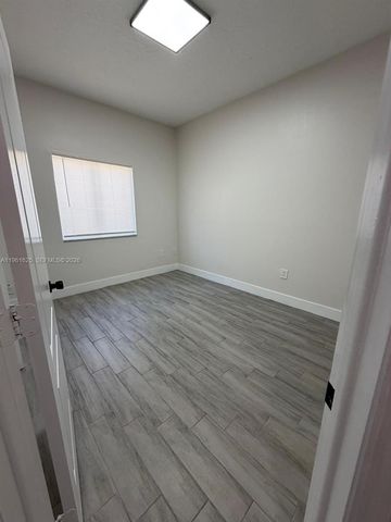 5521 SW 158th Ct, Miami, FL 33185