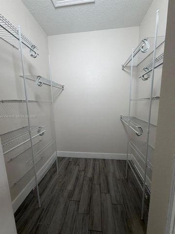 5521 SW 158th Ct, Miami, FL 33185