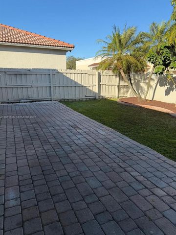 5521 SW 158th Ct, Miami, FL 33185