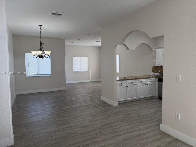 5521 SW 158th Ct, Miami, FL 33185