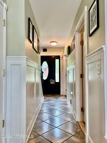 14 Hemlock Lane, Bayville, NJ 08721