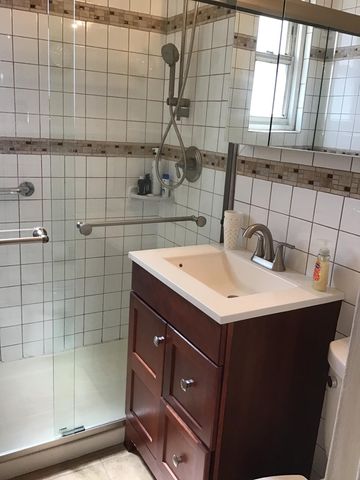 25141 61st Ave # 2, New York City, NY 11362