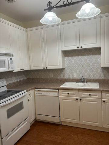 116 31st Ave N Apt 301, Nashville, TN 37203