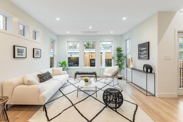 15 Gardner Rd 15, Cambridge, MA 02139