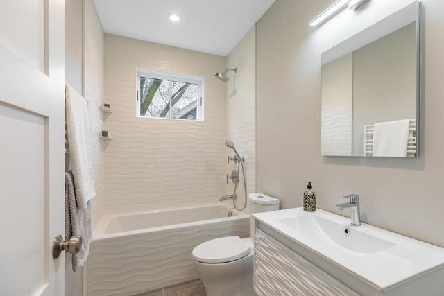 15 Gardner Rd 15, Cambridge, MA 02139