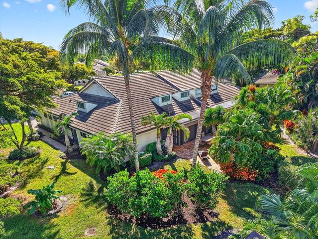 6827 Parisian Way, Lake Worth, FL 33467