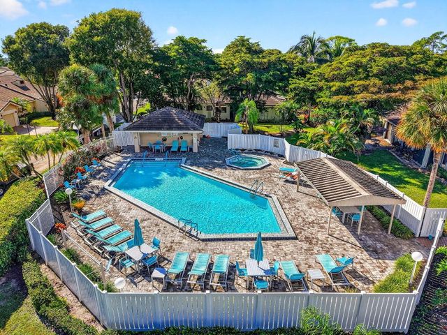 6827 Parisian Way, Lake Worth, FL 33467