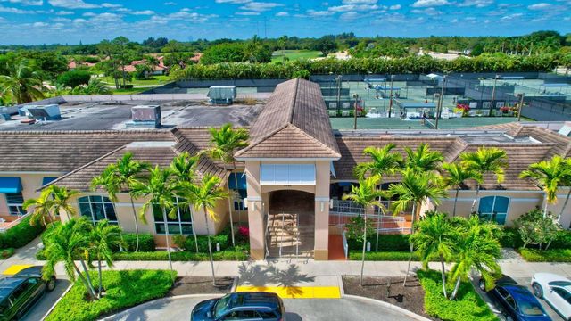 6827 Parisian Way, Lake Worth, FL 33467