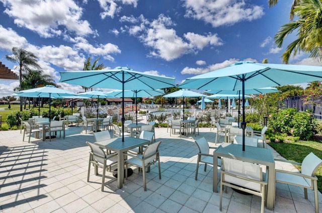 6827 Parisian Way, Lake Worth, FL 33467