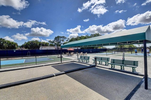 6827 Parisian Way, Lake Worth, FL 33467