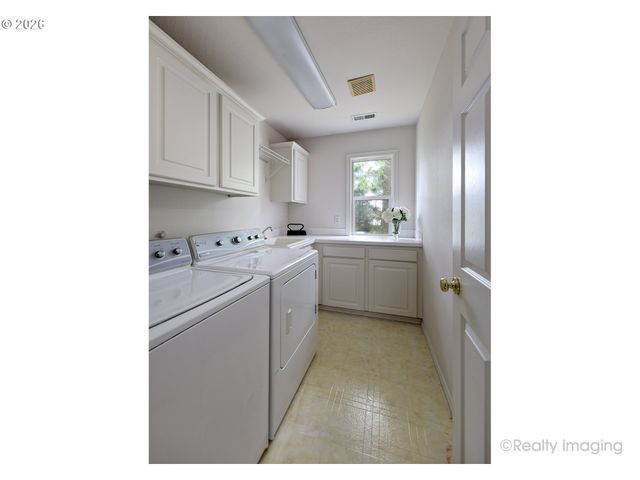 12690 Sw HARLEQUIN Dr, Beaverton, OR 97007