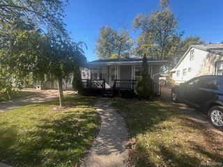 23109 Stauber Avenue, Hazel Park, MI 48030