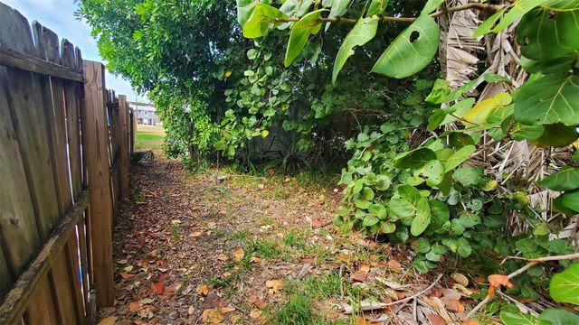 209 S CANAL STREET, Ruskin, FL 33570