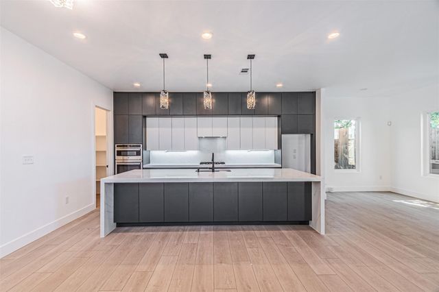 4319 Sylvester Street, Dallas, TX 75219