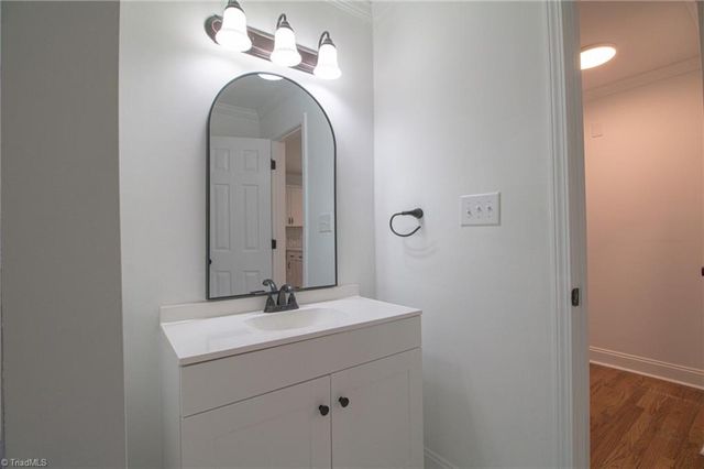 300 Abbotts Avenue, Lexington, NC 27292