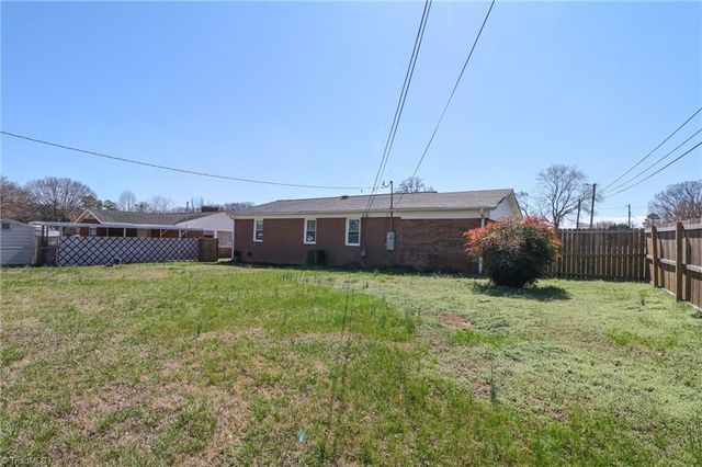 300 Abbotts Avenue, Lexington, NC 27292