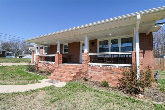 300 Abbotts Avenue, Lexington, NC 27292