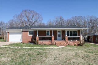 300 Abbotts Avenue, Lexington, NC 27292