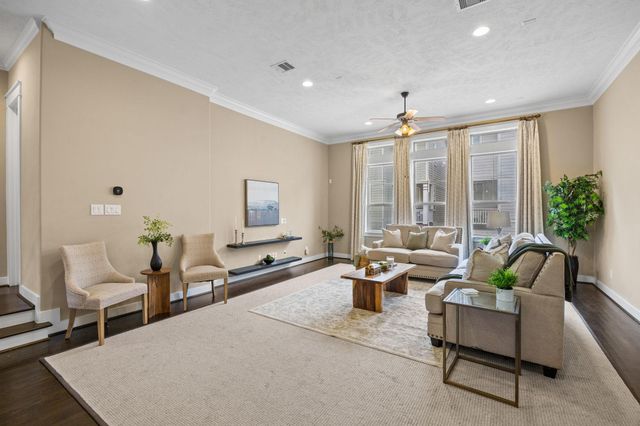 1217 Hobbs Reach Lane, Houston, TX 77008