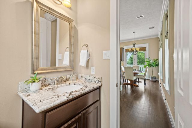 1217 Hobbs Reach Lane, Houston, TX 77008