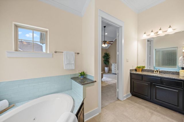 1217 Hobbs Reach Lane, Houston, TX 77008