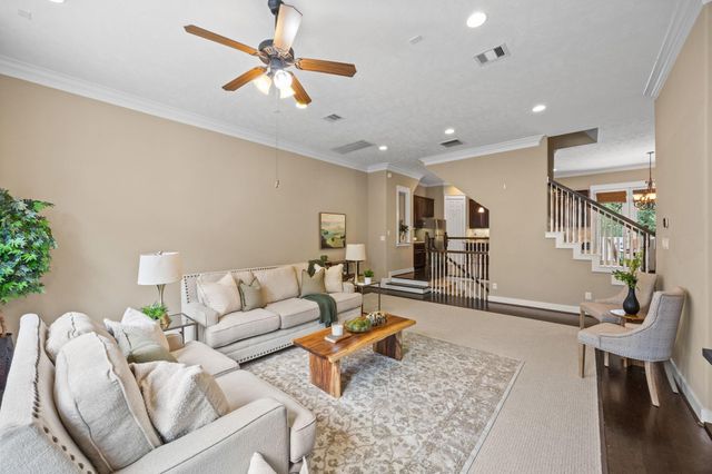 1217 Hobbs Reach Lane, Houston, TX 77008