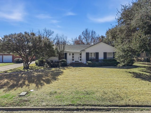 302 Carr Street, Hillsboro, TX 76645
