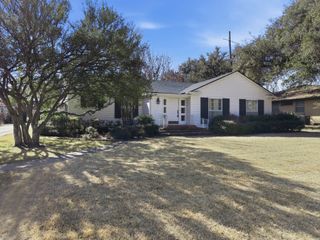 302 Carr Street, Hillsboro, TX 76645