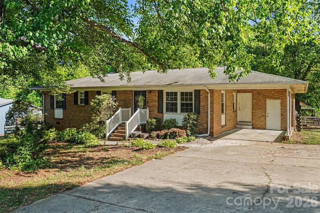 126 Terrace Road, Mooresville, NC 28117