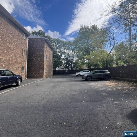 16 Elm Street 8, Bergenfield, NJ 07621