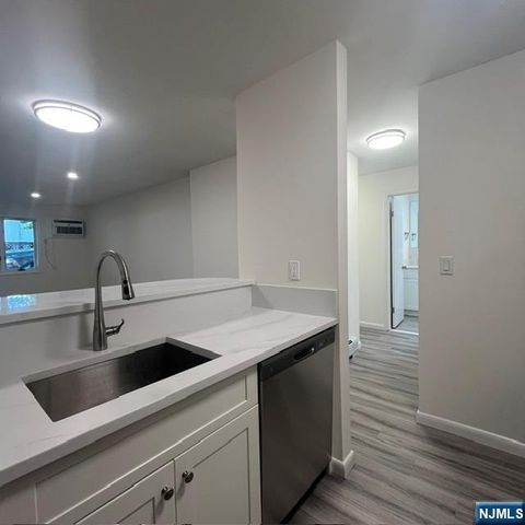 16 Elm Street 8, Bergenfield, NJ 07621