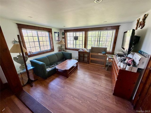 24 Cherry Lane, Ellenville, NY 12428