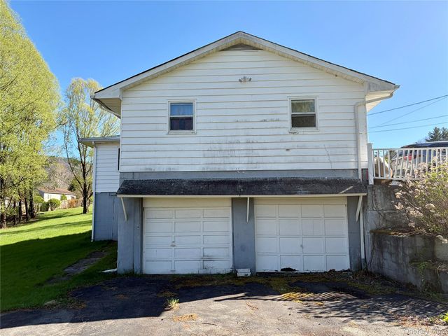 24 Cherry Lane, Ellenville, NY 12428